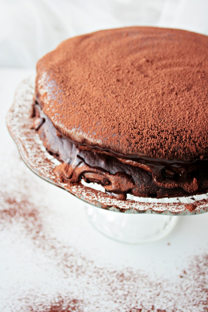 Decadente torta al triplo cioccolato 6