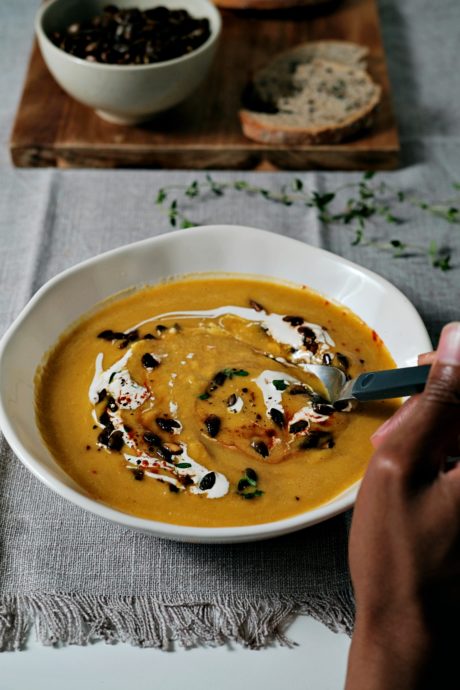 vellutata zucca arrosto semi speziati tostati