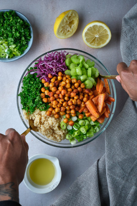 tabbouleh di quinoa con carote arrosto e ceci croccanti