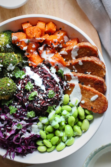 poke bowl con tempeh